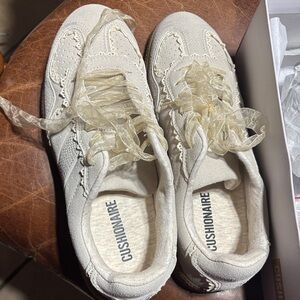 Cushionaire Women's Beige Sneakers